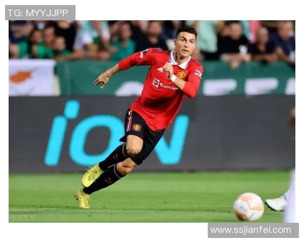 模仿足球明星伊布的技巧与风格如何提升你的球技与自信心 模仿足球明星伊布的技巧与风格如何提升你的球技与自信心